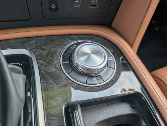 Used 2023 INFINITI QX80 Sensory w/ Cargo Package AWD/4WD image 33