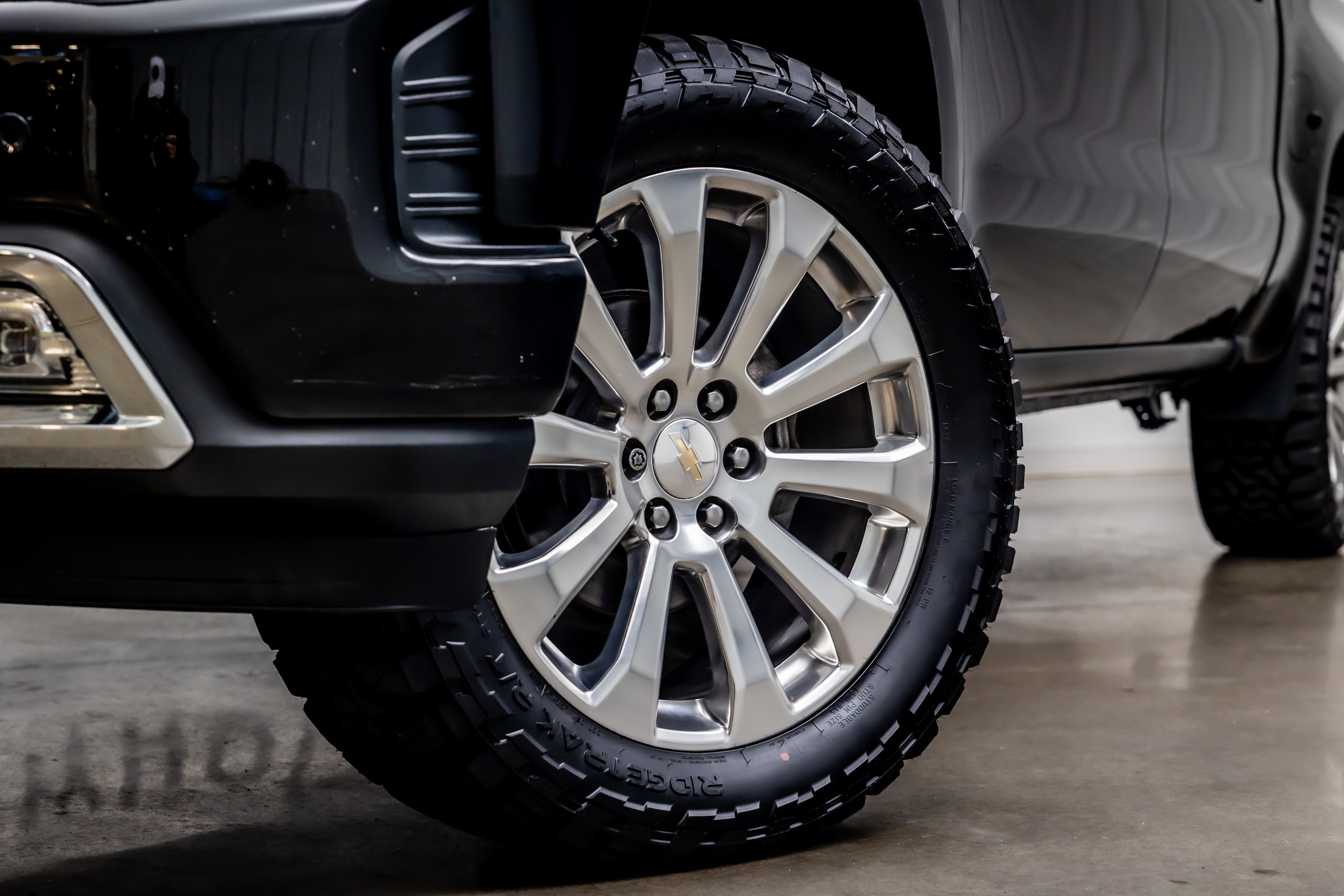 Used 2021 Chevrolet Silverado 1500 High Country w/ Technology Package image 24