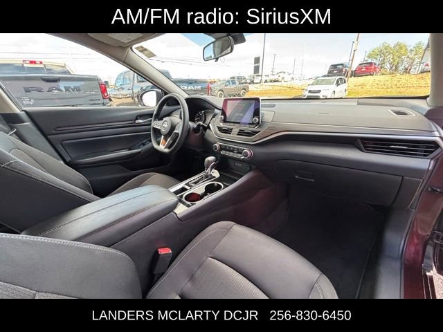 Used 2024 Nissan Altima 2.5 SV image 9