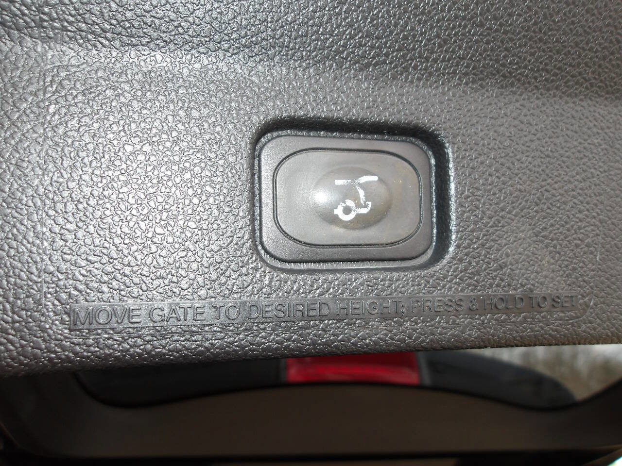 Used 2018 Ford Explorer Limited image 34