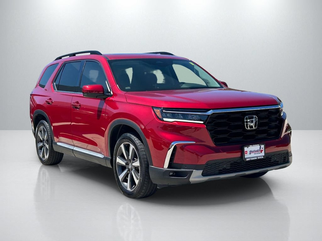 Used 2024 Honda Pilot Touring image 3