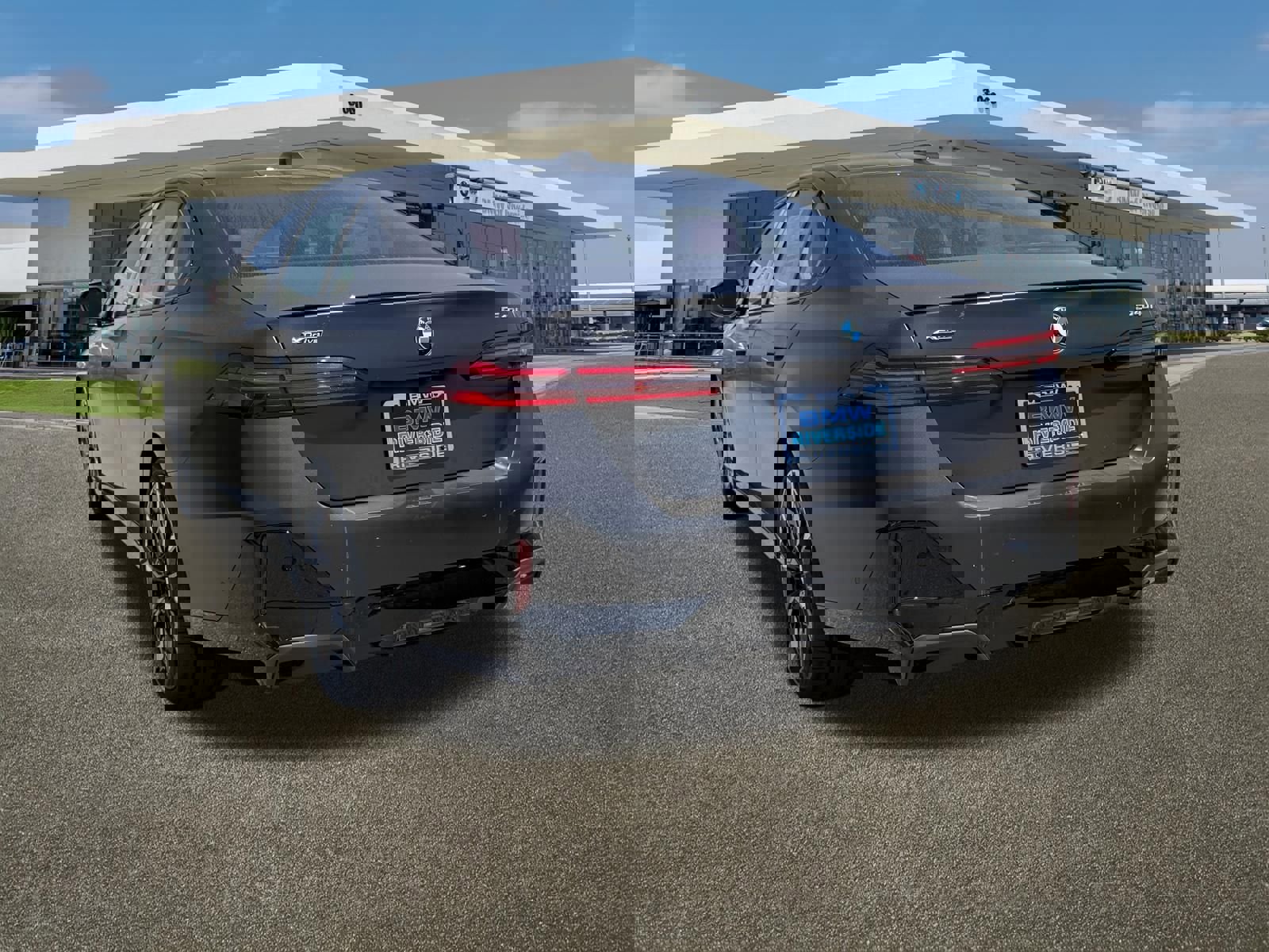 New 2026 BMW 540i xDrive AWD/4WD image 8