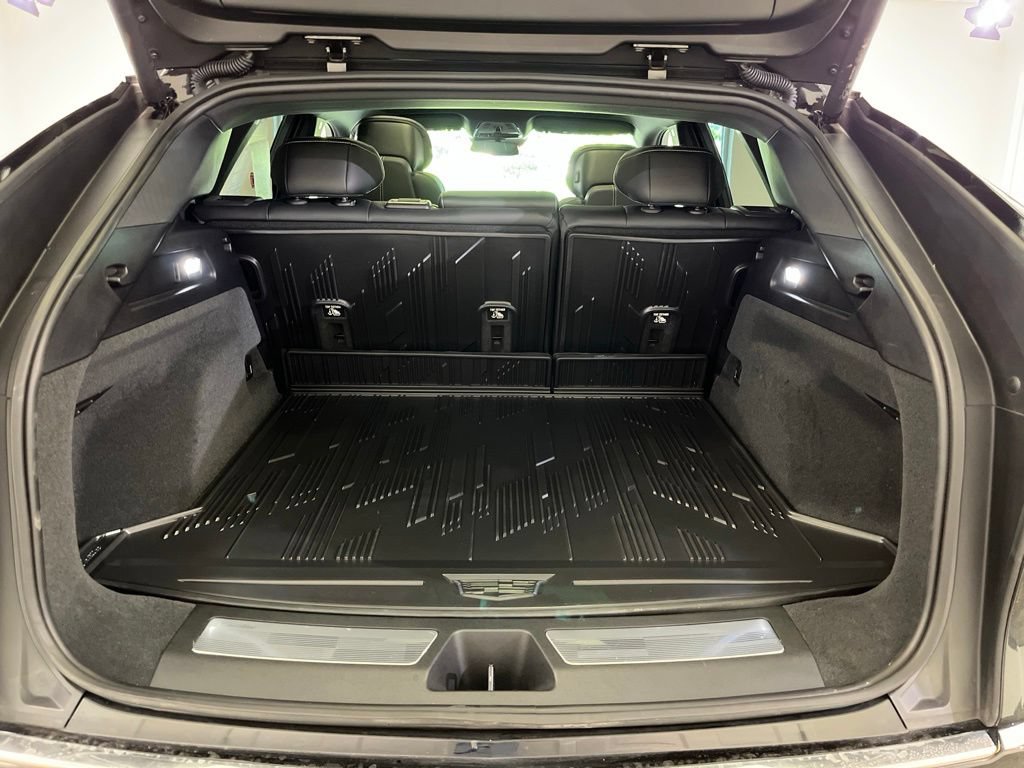 Used 2024 Cadillac Lyriq Luxury w/ LPO, Floor Liner Package AWD/4WD image 13