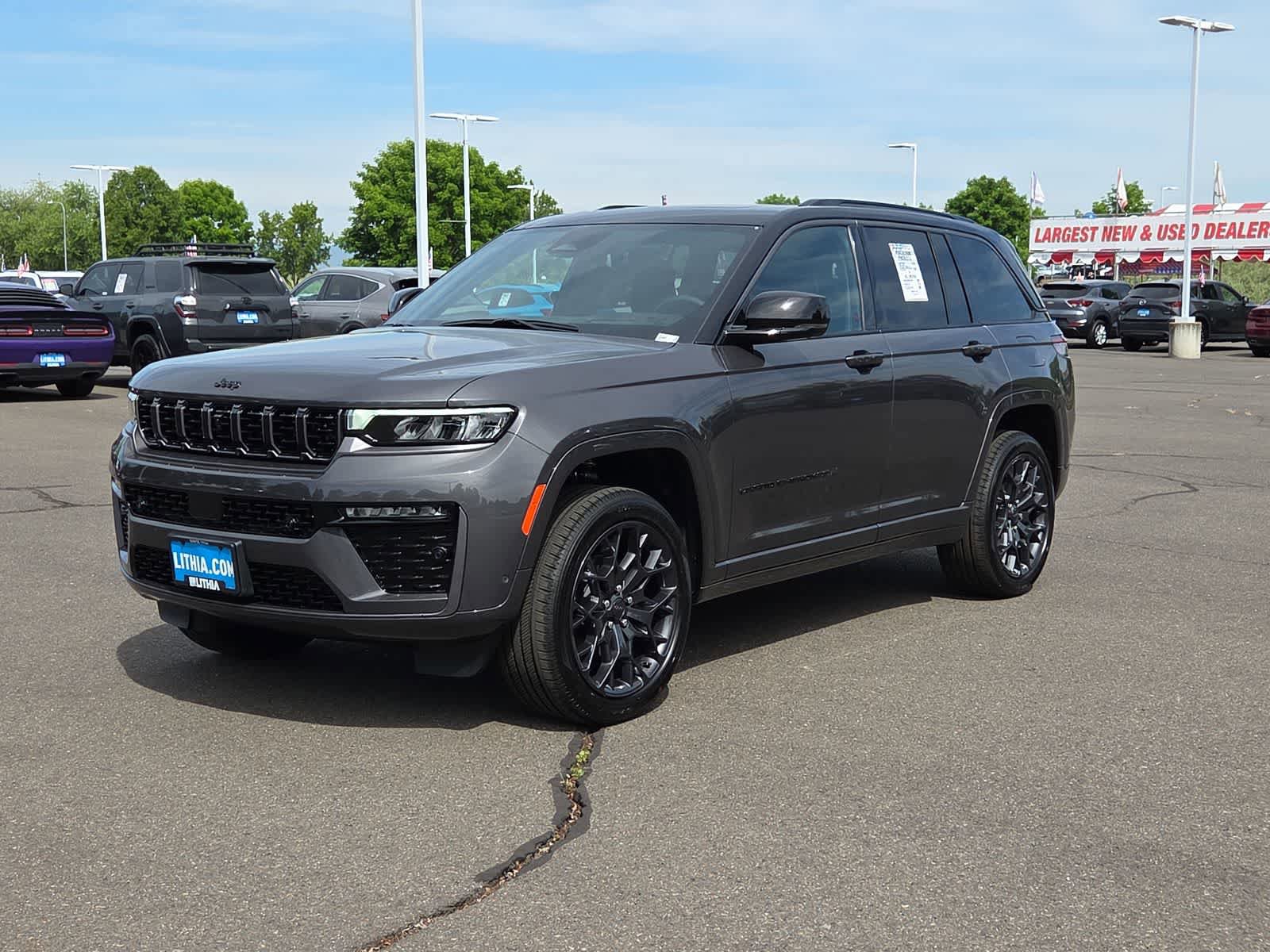 New 2026 Jeep Grand Cherokee Summit