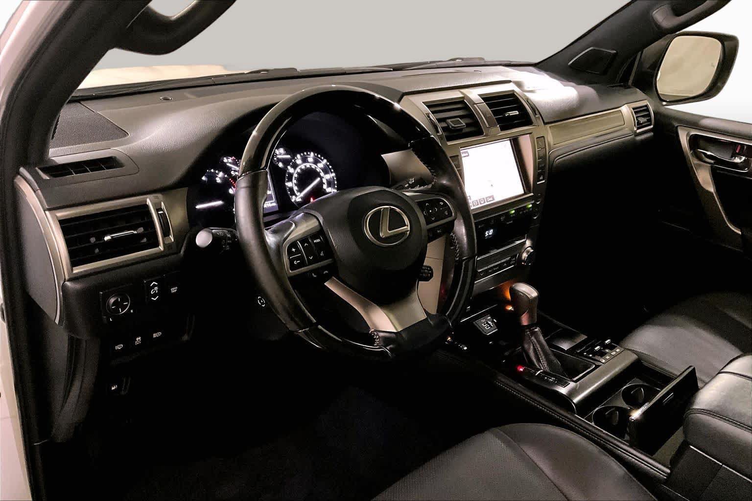 Used 2020 Lexus GX 460 Premium w/ Premium Package AWD/4WD image 17