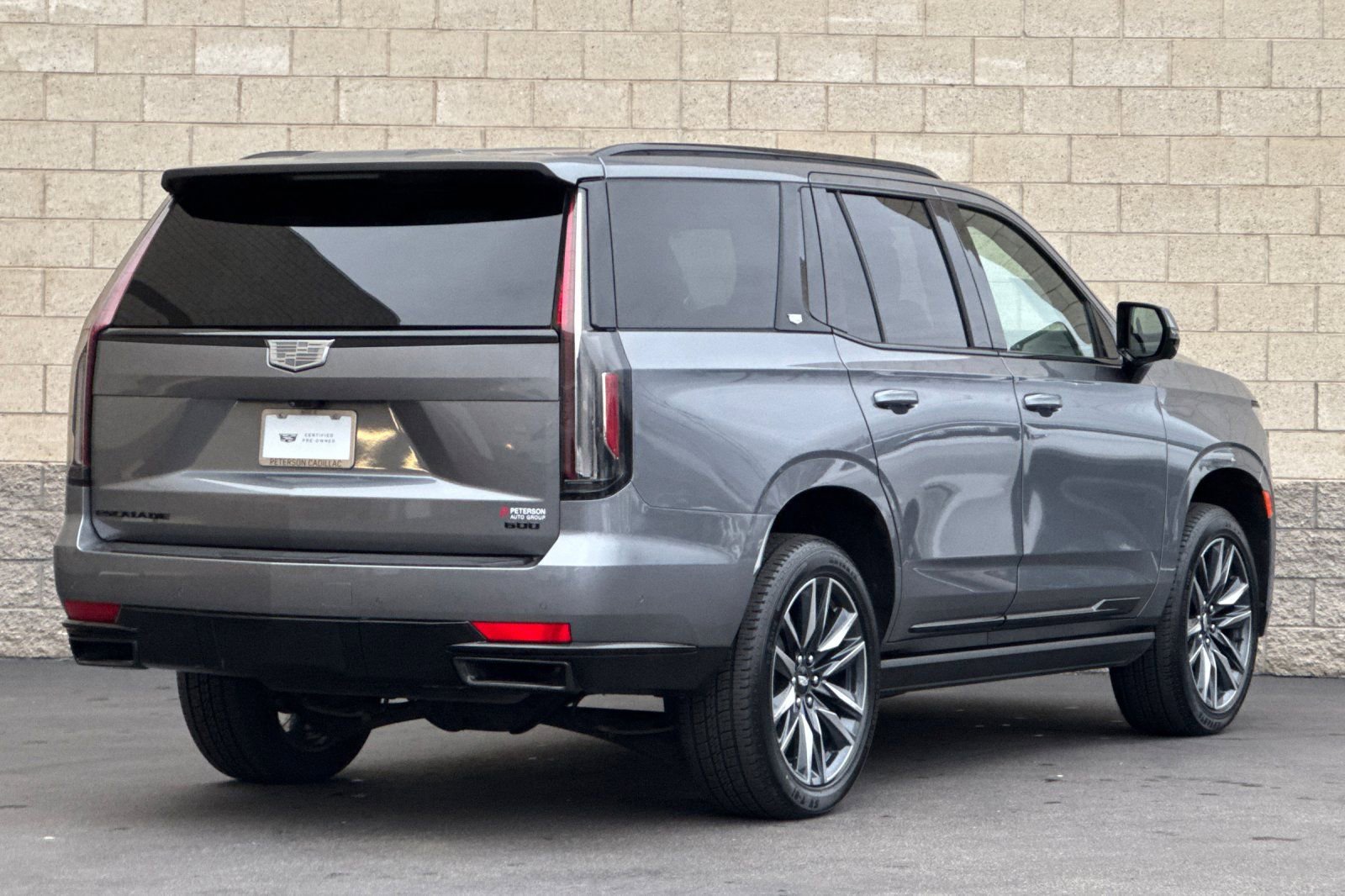 Certified 2021 Cadillac Escalade Sport Platinum w/ Heavy-Duty Trailer Package image 4