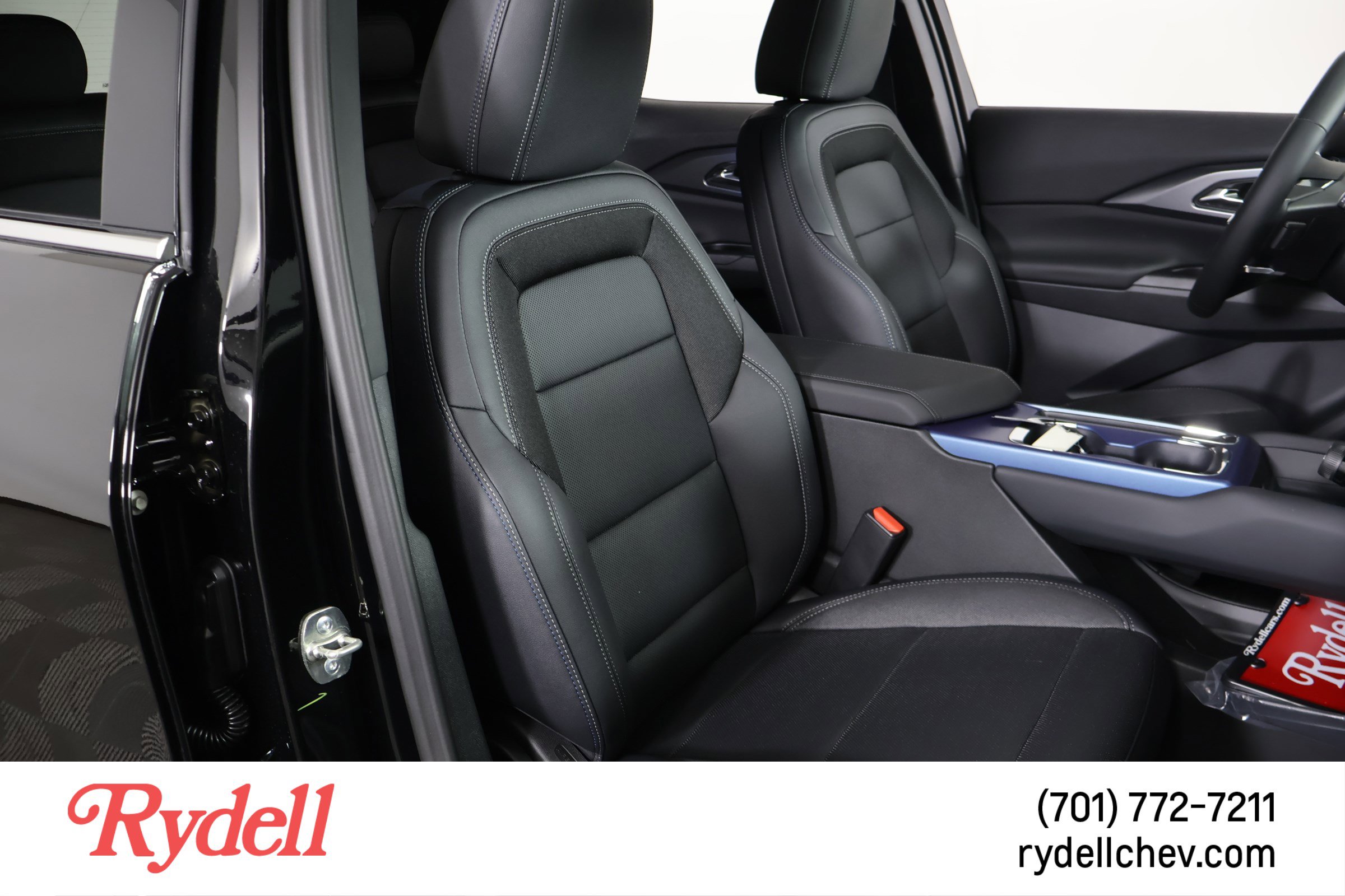 New 2025 Chevrolet Equinox EV LT image 14