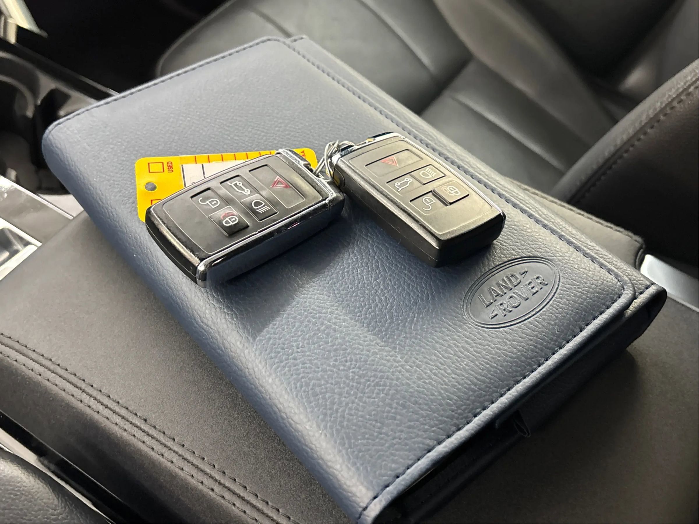 Used 2020 Land Rover Discovery HSE image 42