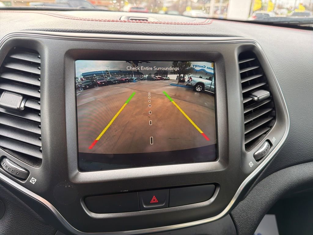 Used 2022 Jeep Cherokee Trailhawk w/ Trailer Tow Group AWD/4WD image 30