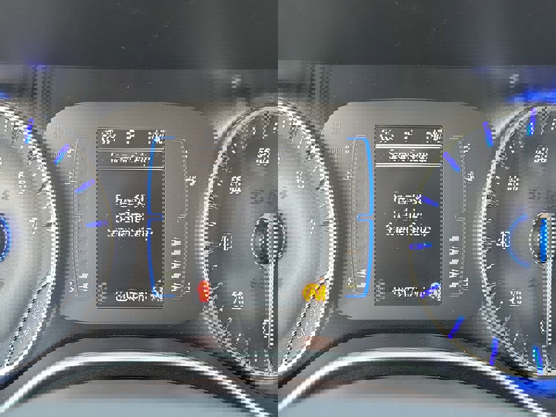 Used 2020 Chrysler Pacifica Touring w/ Tire & Wheel Group image 32