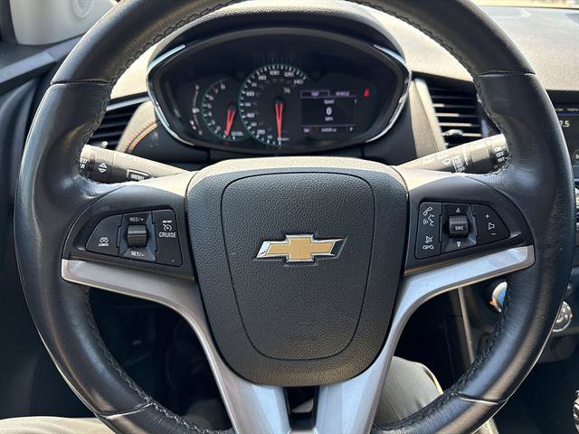 Used 2019 Chevrolet Trax LT w/ LT Convenience Package FWD image 39