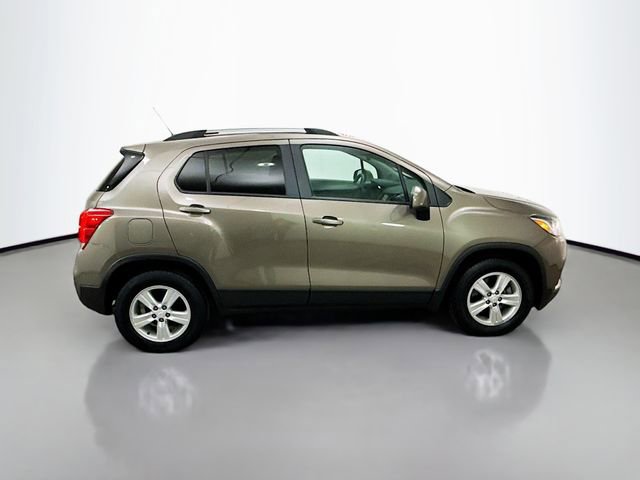 Used 2021 Chevrolet Trax LT w/ Driver Confidence Package image 8