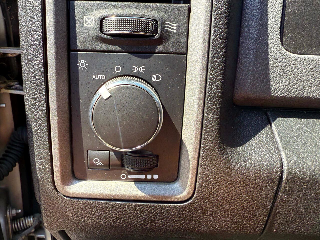 Used 2015 RAM 3500 Tradesman w/ Chrome Appearance Group image 16