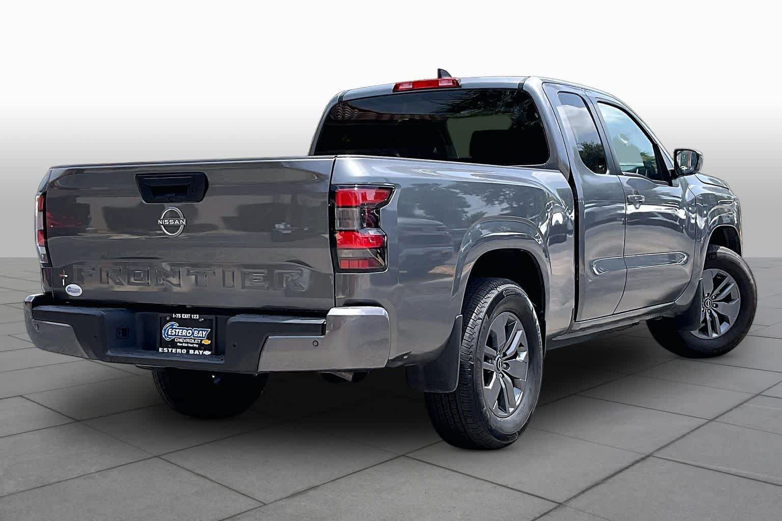 Used 2025 Nissan Frontier SV RWD image 13