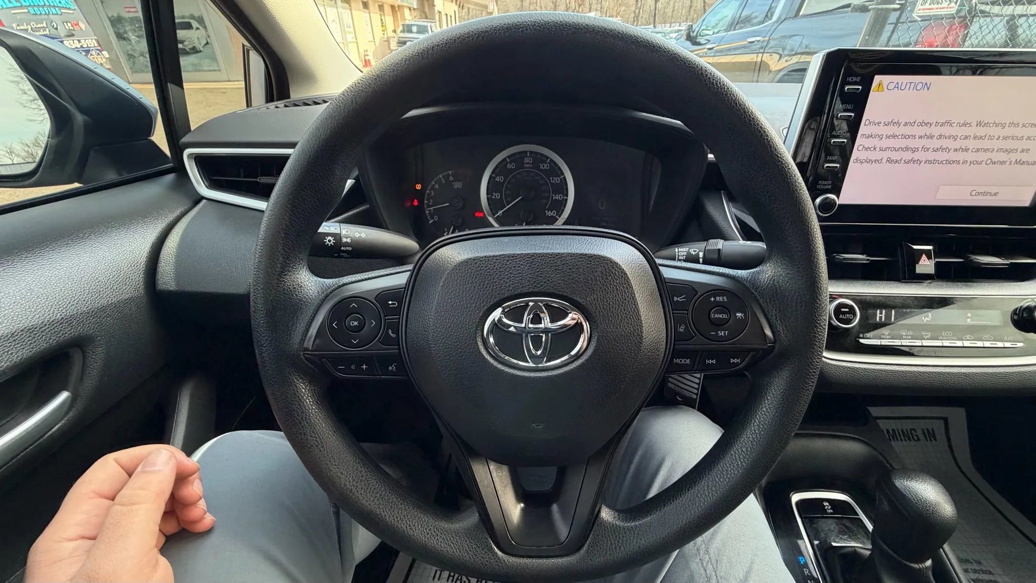 Used 2020 Toyota Corolla LE FWD image 22