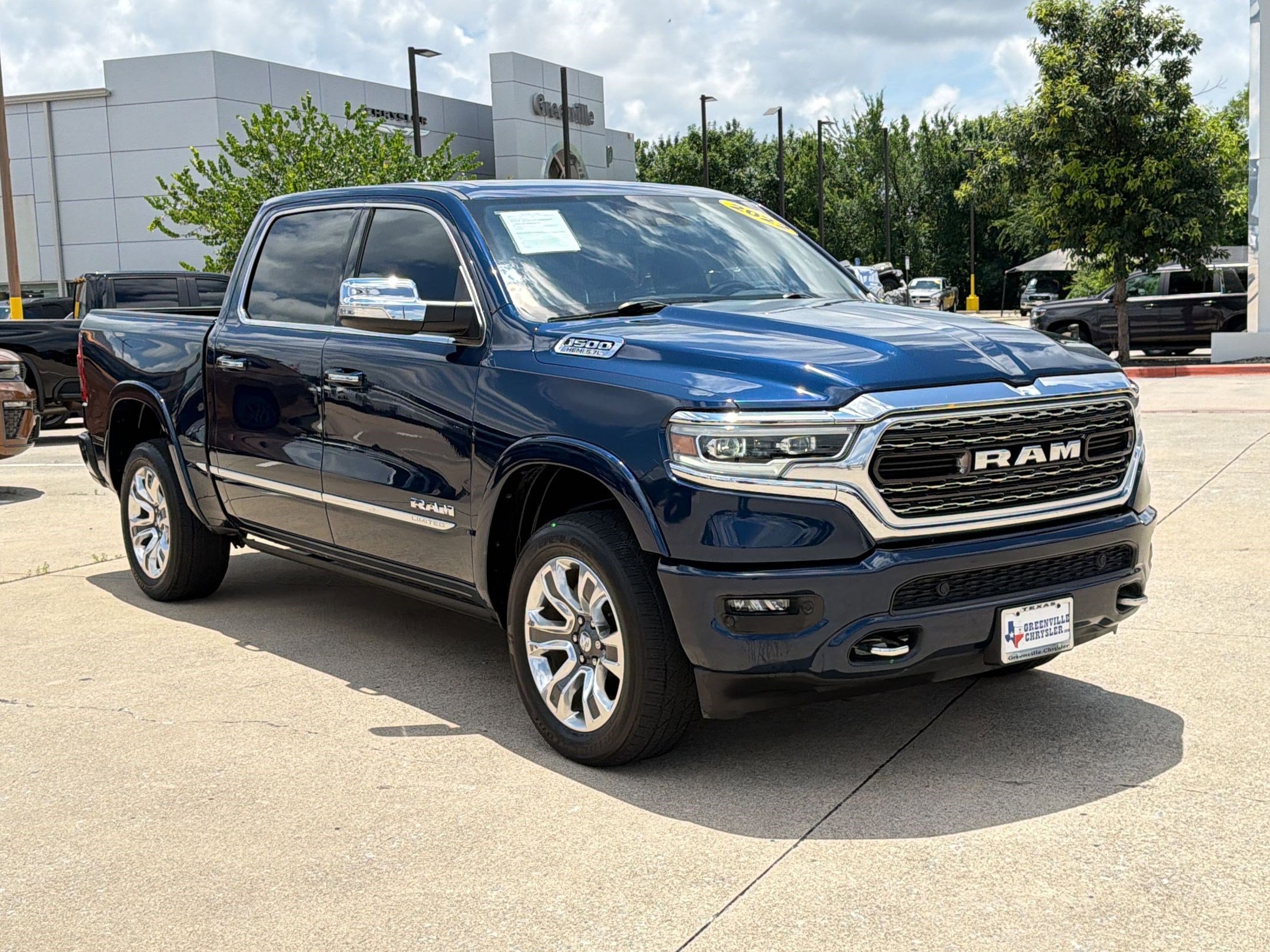 Used 2022 RAM 1500 Limited w/ Body Color Bumper Group AWD/4WD image 7