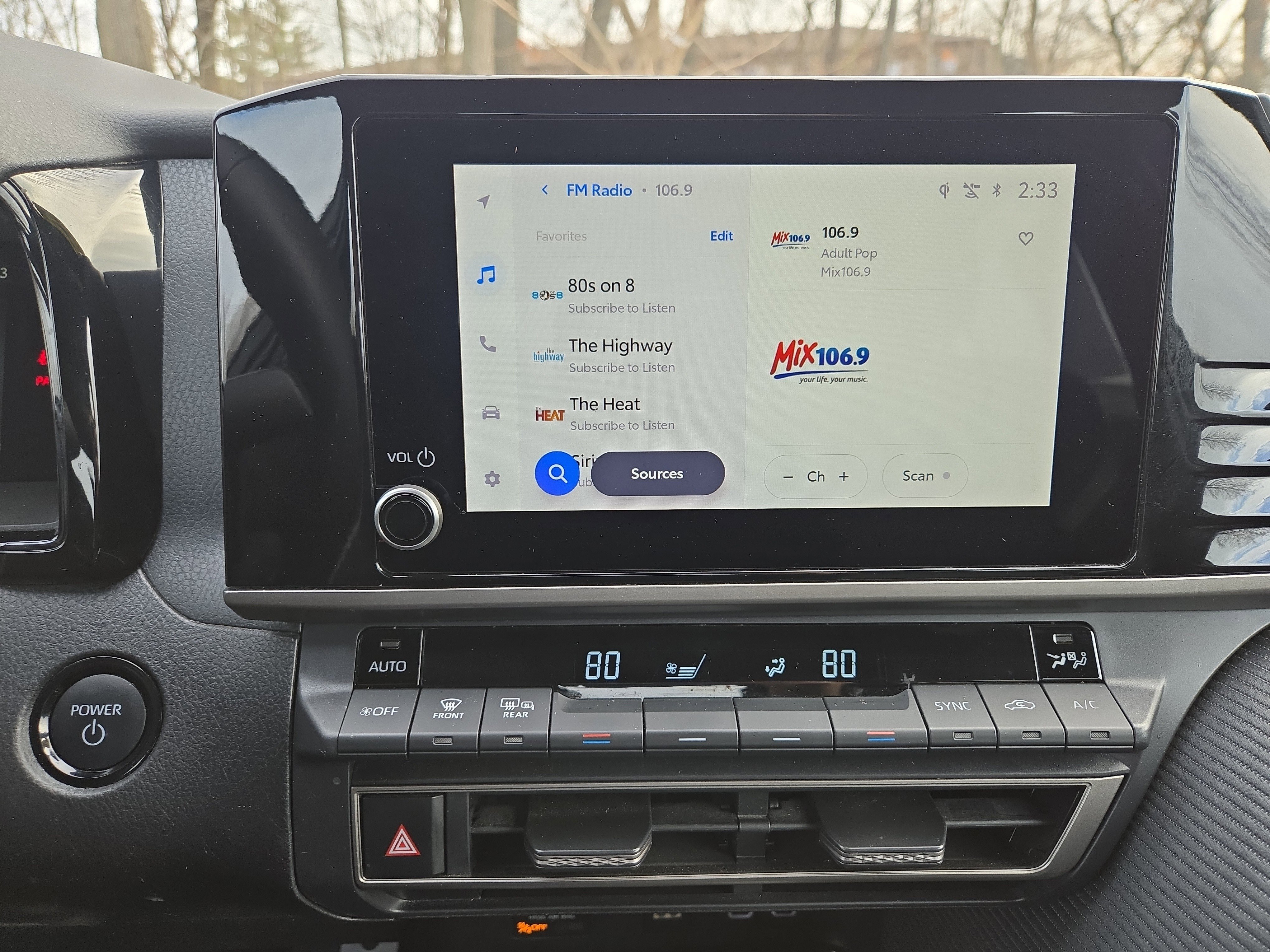 Used 2025 Toyota Camry SE image 18