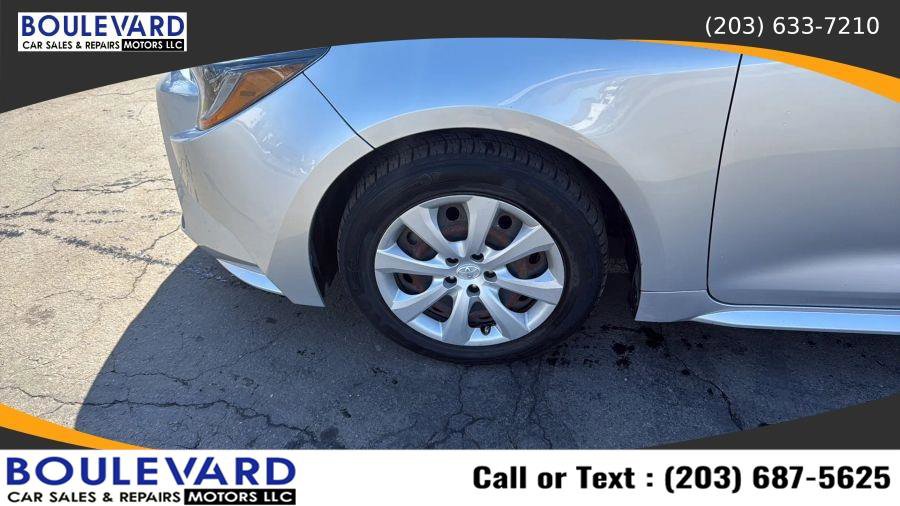 Used 2020 Toyota Corolla LE w/ Carpet Mat Package (TMS) FWD image 8