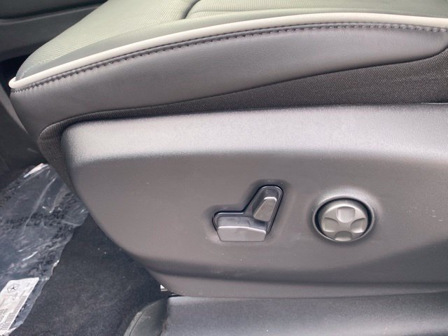 New 2026 Chrysler Pacifica Limited AWD/4WD image 17