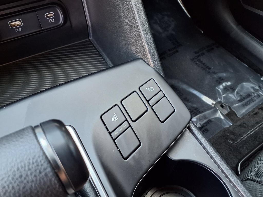 Used 2025 Kia Sportage LX AWD/4WD image 19