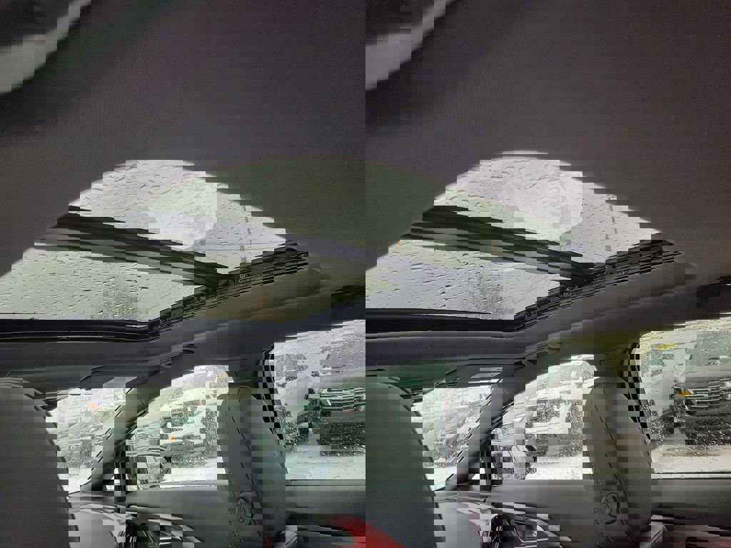 Certified 2024 Chevrolet Equinox EV RS FWD image 16