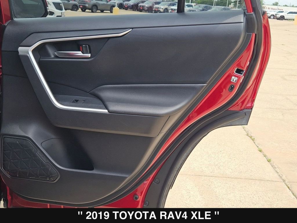Used 2019 Toyota RAV4 XLE FWD image 27