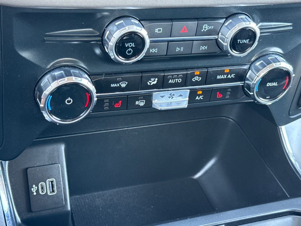 Used 2025 Ford F150 Lightning XLT AWD/4WD image 22