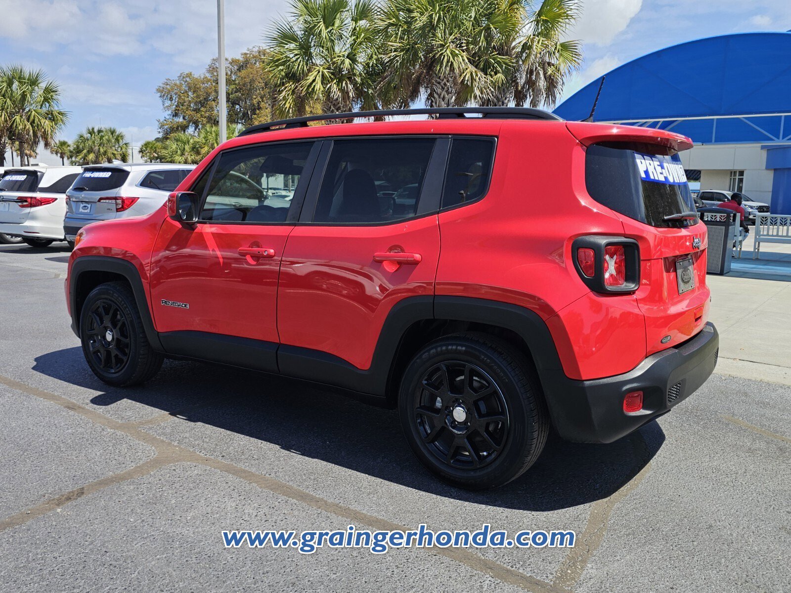 Used 2021 Jeep Renegade Latitude FWD image 3