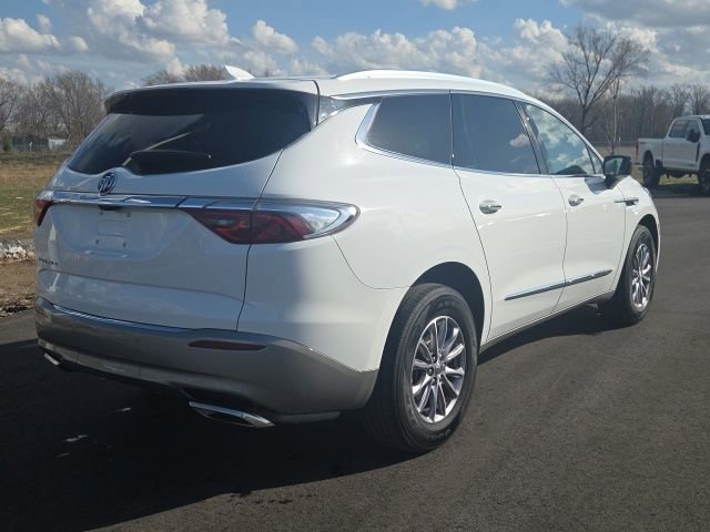 Used 2024 Buick Enclave Premium image 3