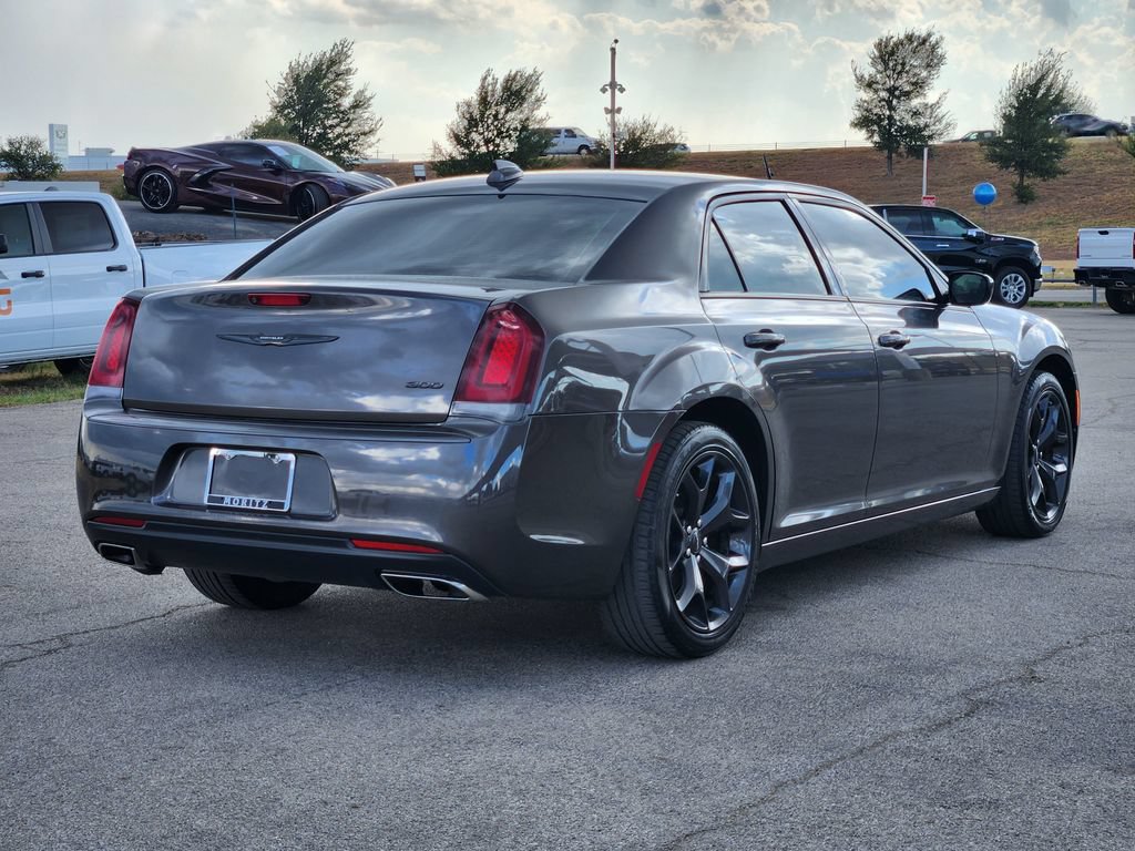 Used 2023 Chrysler 300 Touring w/ Sport Appearance Package RWD image 5