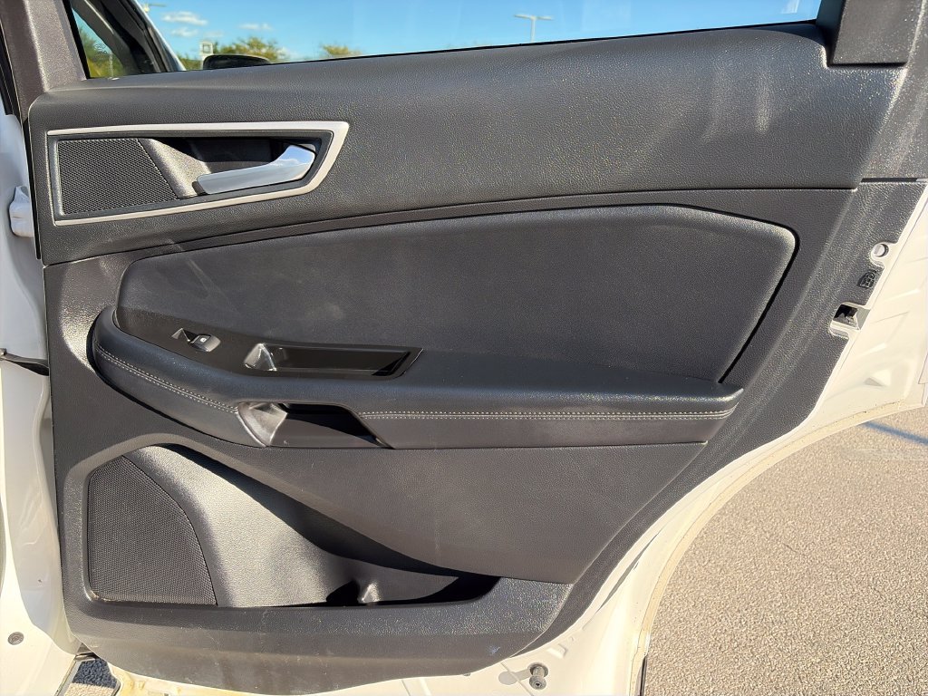 Used 2017 Ford Edge SEL w/ Equipment Group 201A AWD/4WD image 28