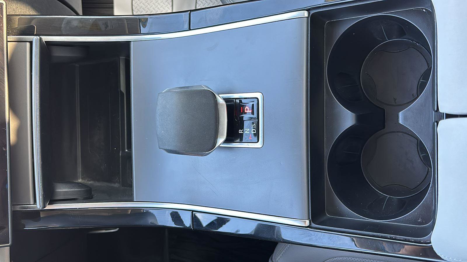 Used 2025 Land Rover Range Rover Velar Dynamic SE image 37