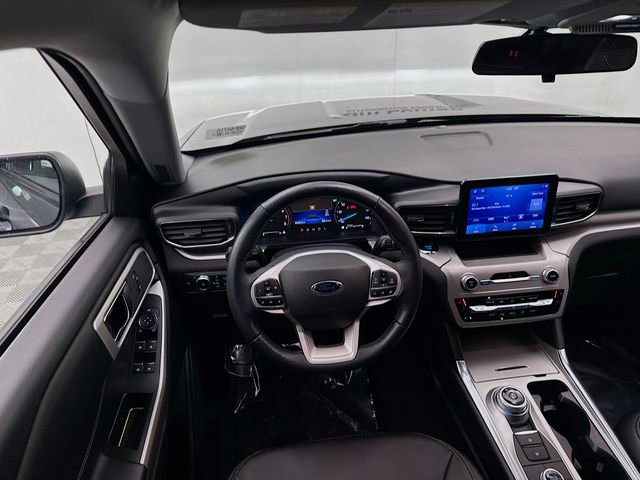 Used 2022 Ford Explorer XLT w/ Equipment Group 202A image 23