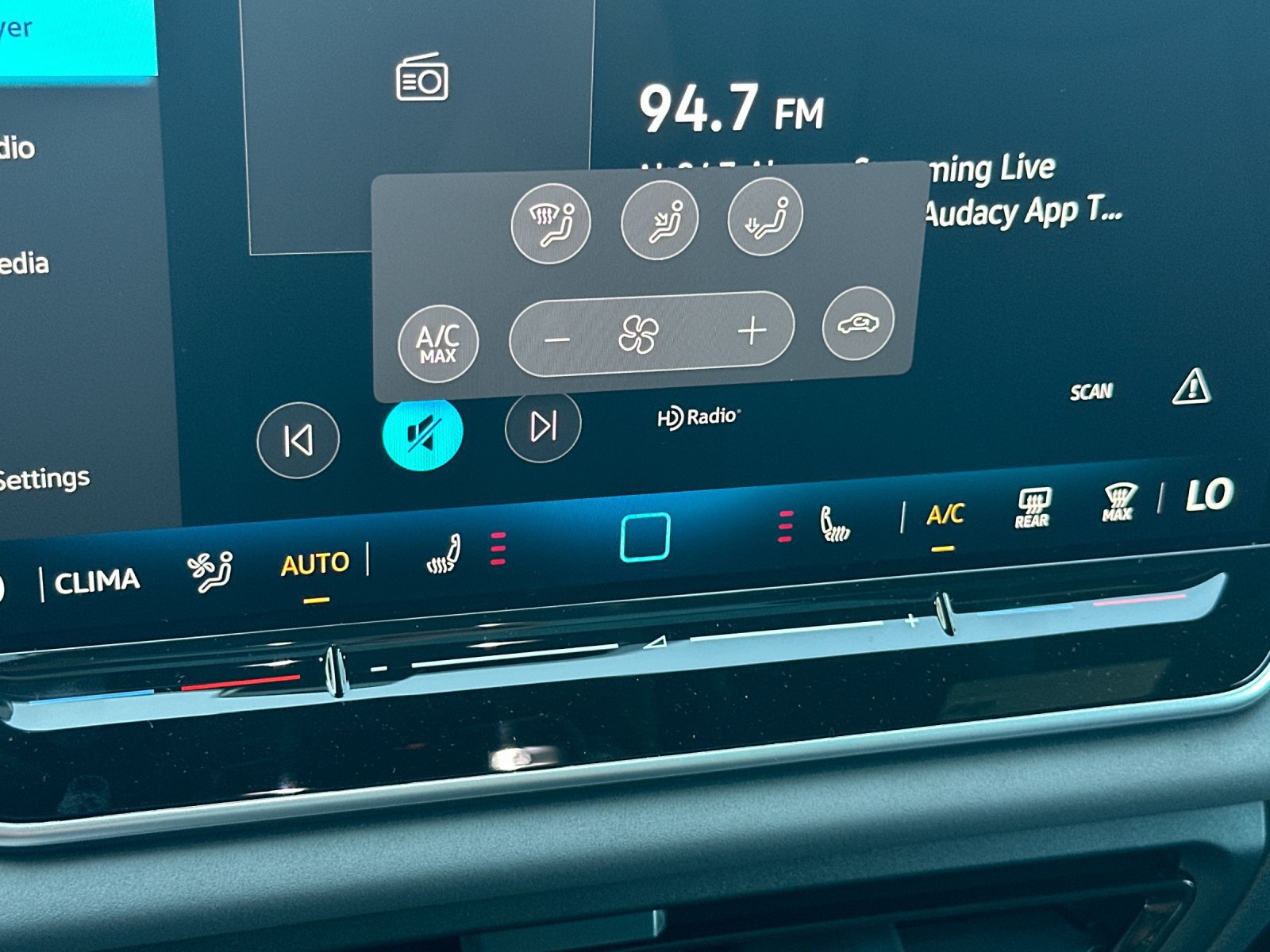 New 2026 Volkswagen Tiguan SE R-Line FWD image 20