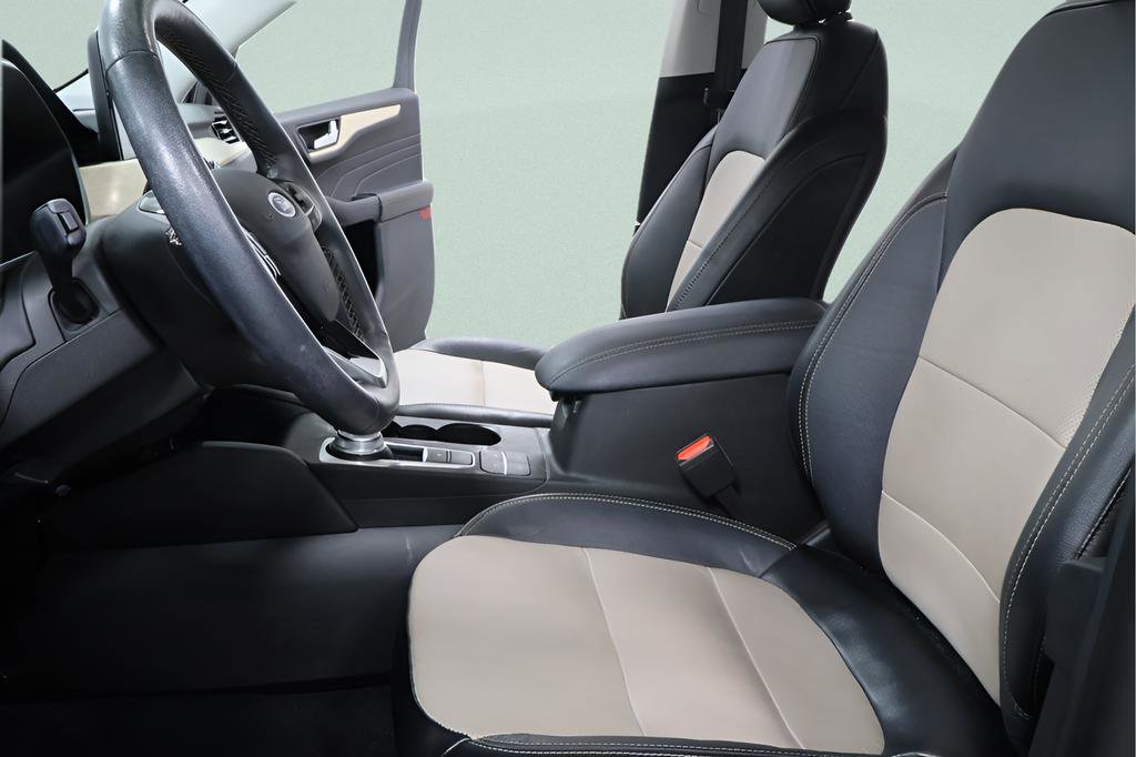 Used 2021 Ford Escape Titanium w/ Titanium Elite Package image 23