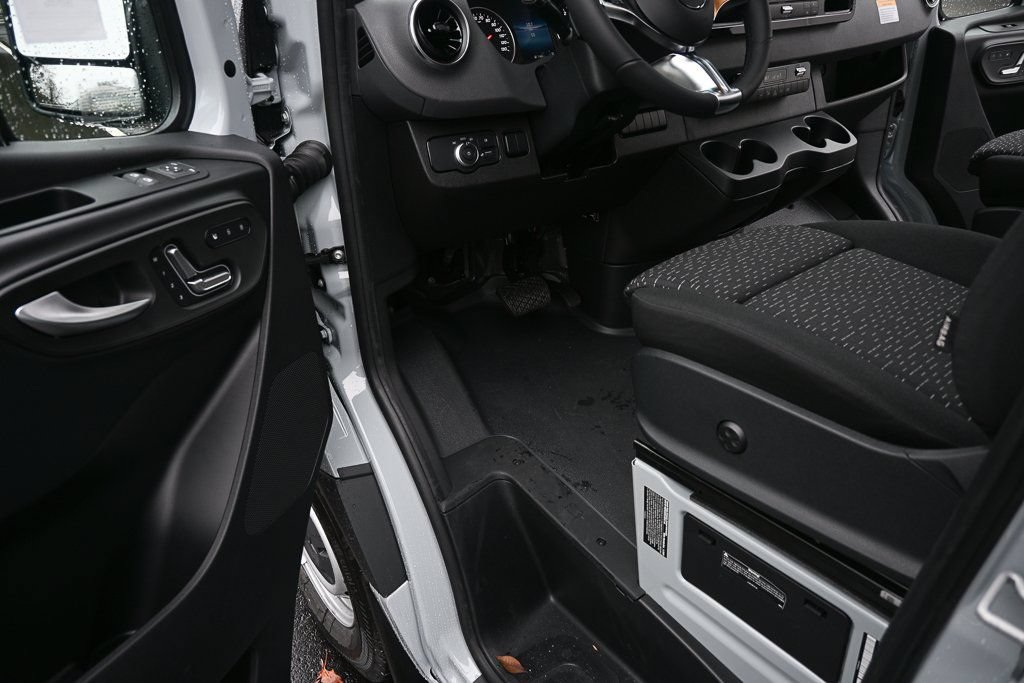Used 2026 Mercedes-Benz Sprinter 3500 image 7