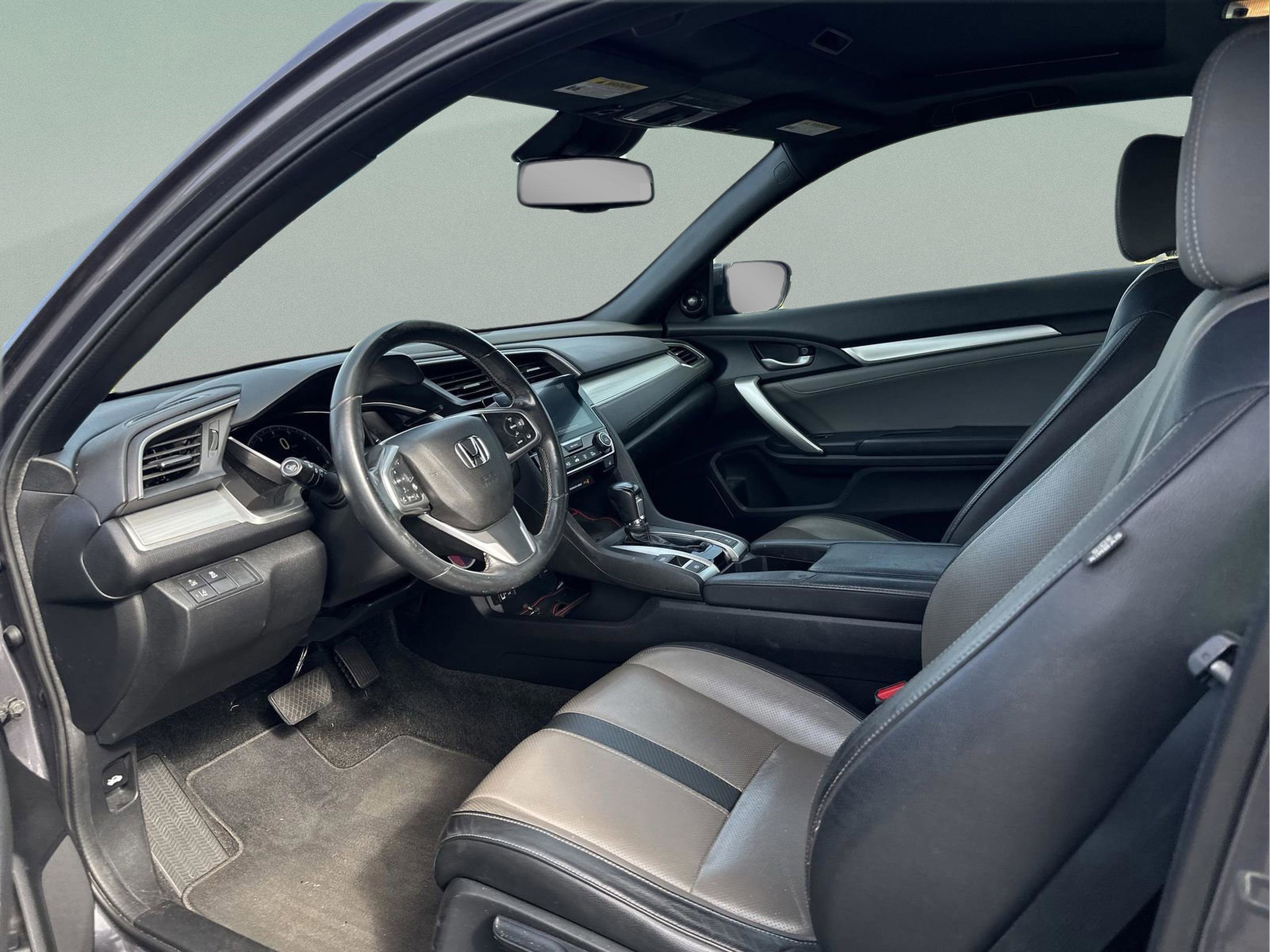 Used 2018 Honda Civic Touring image 15