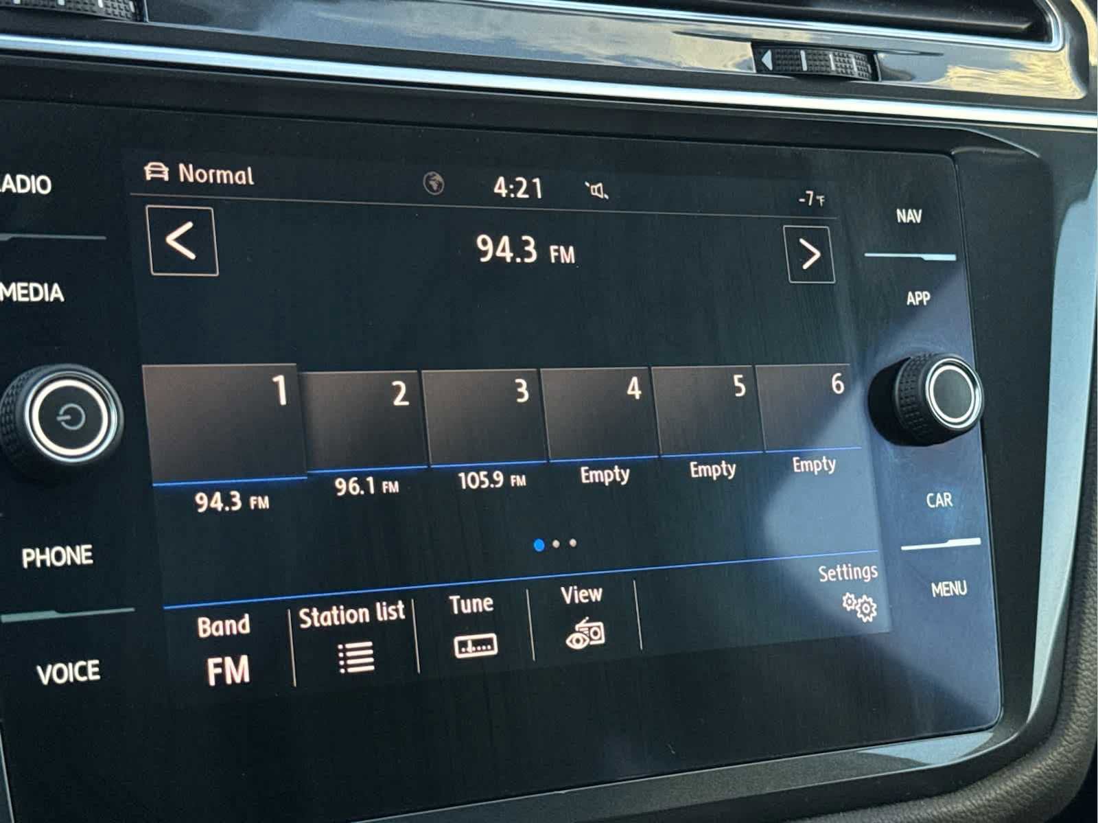 Certified 2020 Volkswagen Tiguan SEL image 38