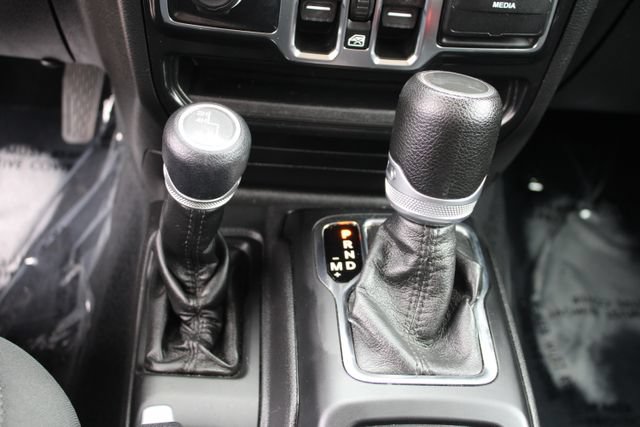 Used 2022 Jeep Wrangler Unlimited Sport AWD/4WD image 15