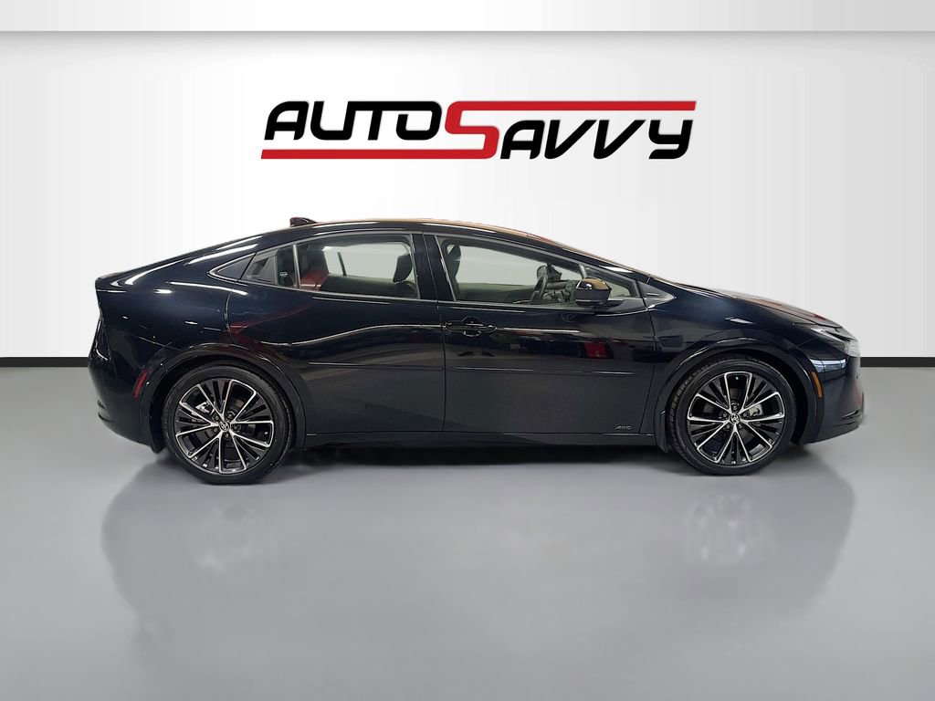 Used 2024 Toyota Prius XLE AWD/4WD image 8