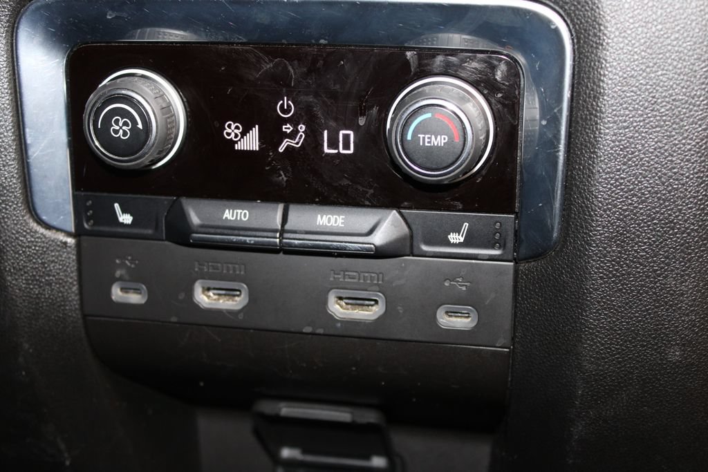 Used 2021 Chevrolet Suburban High Country RWD image 37