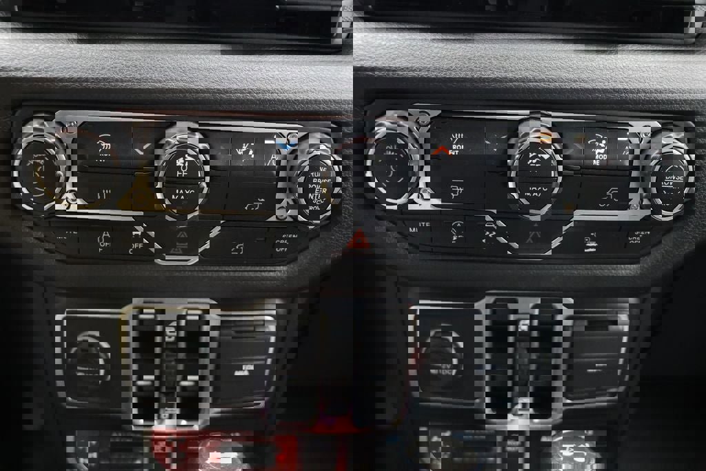 Used 2024 Jeep Wrangler Willys image 24