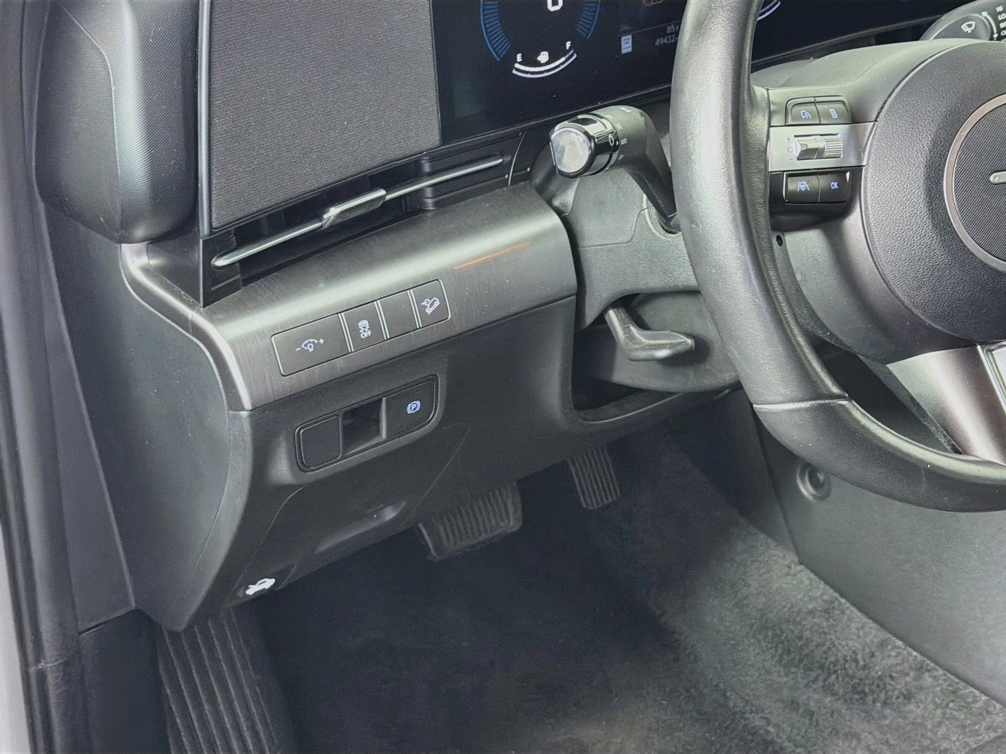 Used 2025 Hyundai Kona SEL FWD image 17
