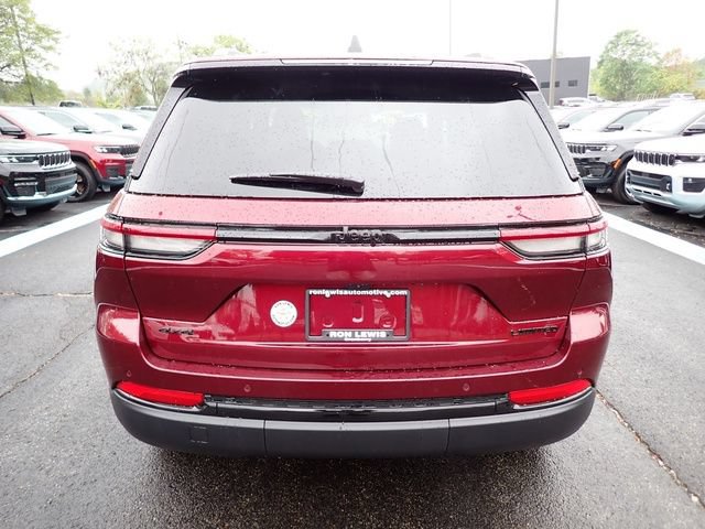 New 2025 Jeep Grand Cherokee Limited w/ Black Appearance Package AWD/4WD image 4