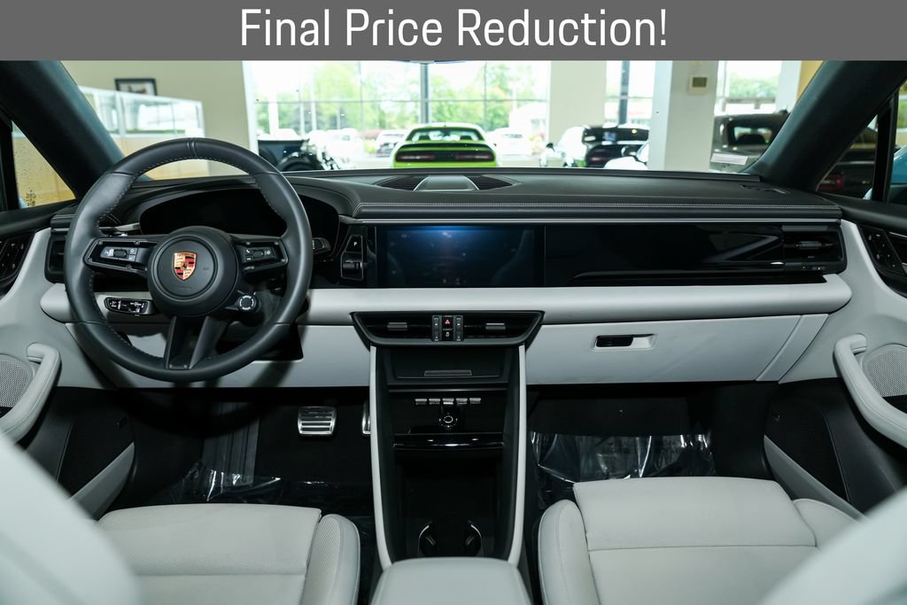 Used 2025 Porsche Macan 4S Electric AWD/4WD image 31