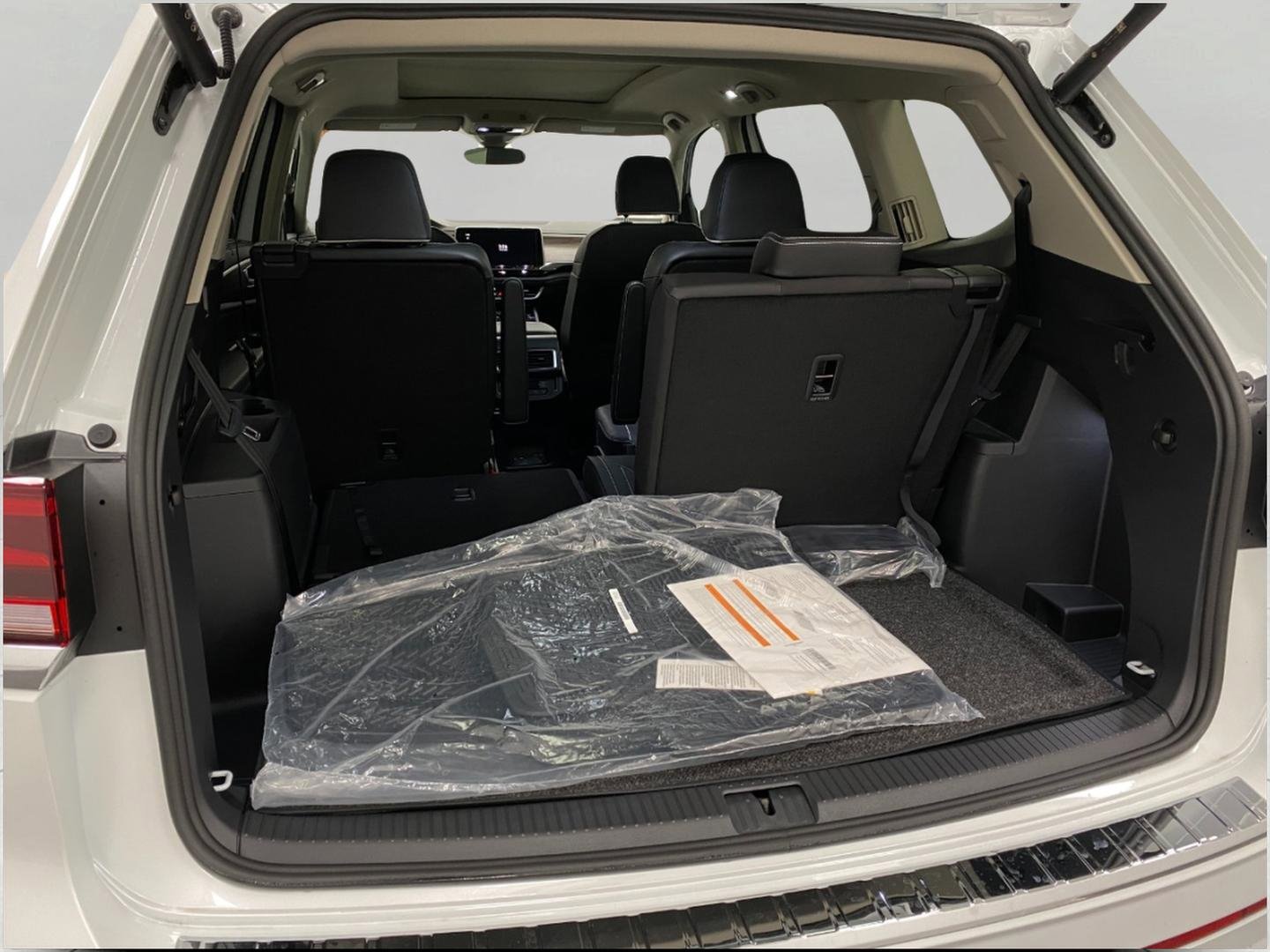 New 2026 Volkswagen Atlas SEL Premium R-Line image 6