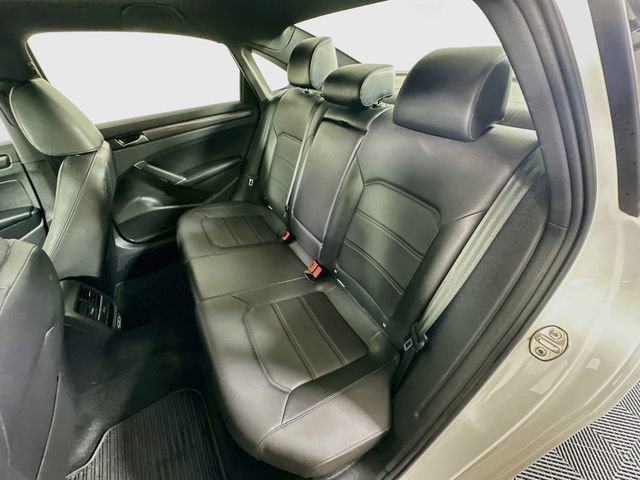 Used 2021 Volkswagen Passat 2.0T R-Line FWD image 26