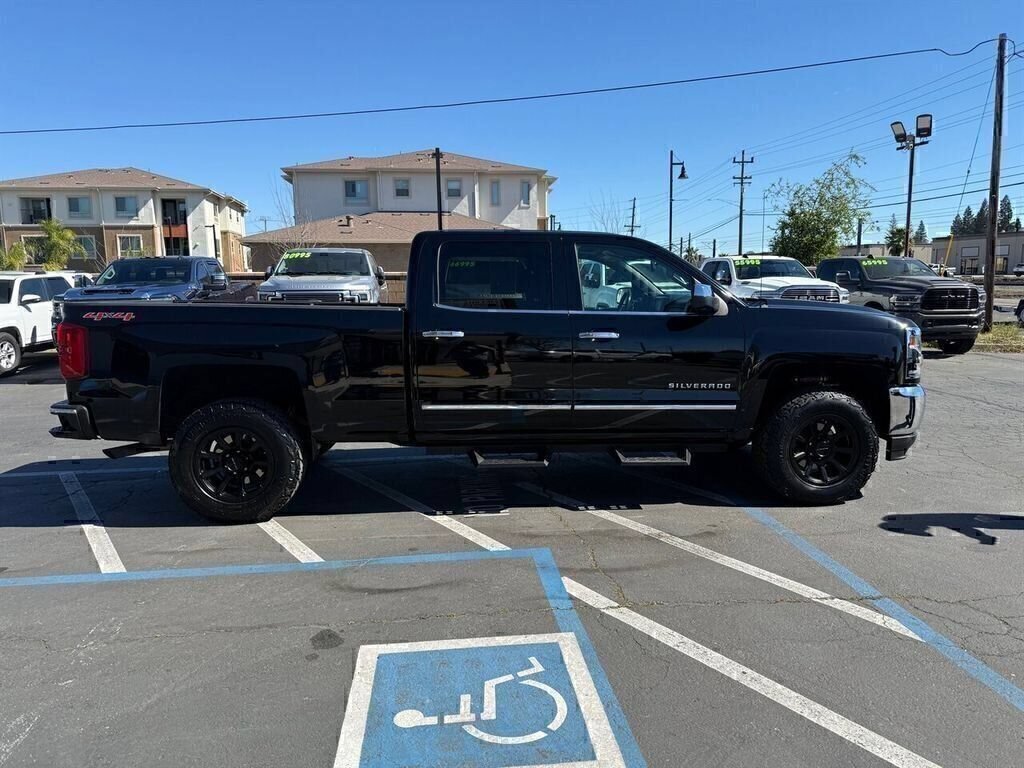 Used 2016 Chevrolet Silverado 1500 LTZ AWD/4WD image 4