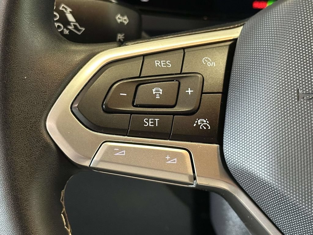 Used 2023 Volkswagen Taos SE w/ Black Wheel Package AWD/4WD image 24