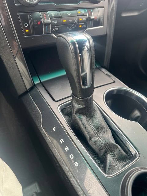 Used 2016 Ford Explorer XLT w/ Equipment Group 202A FWD image 16